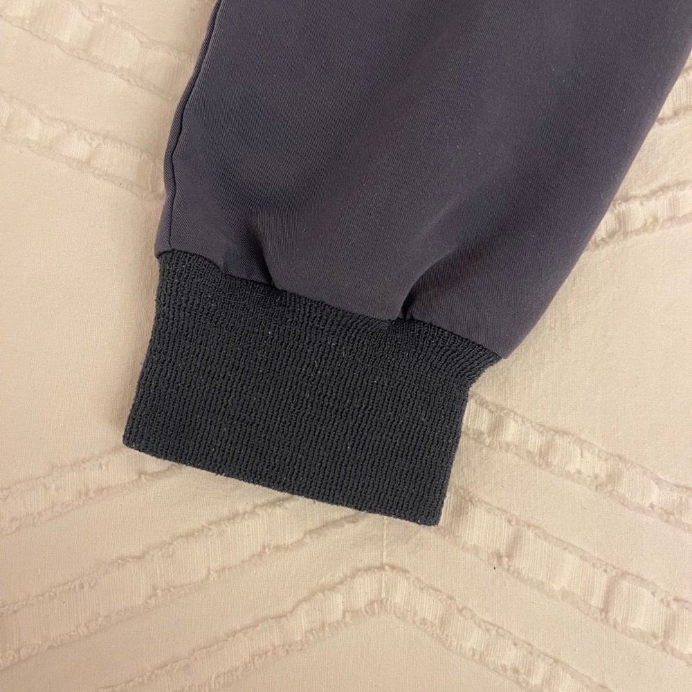 Men’s FIGS scrub set size S - LIMITED EDITION Space Navy - Picture 6 of 7